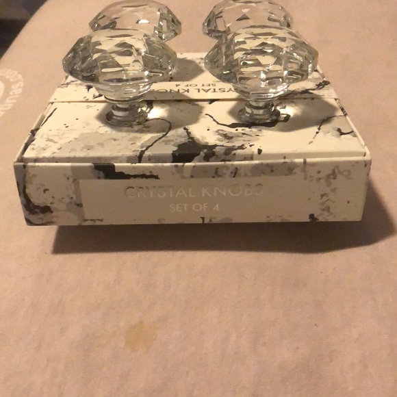 Set of 4 custom high end drawer knobs - Picture 4 of 5